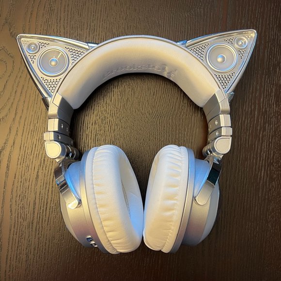 Brookstone Other - Limited Edition Brookstone Ariana Grande Headphones